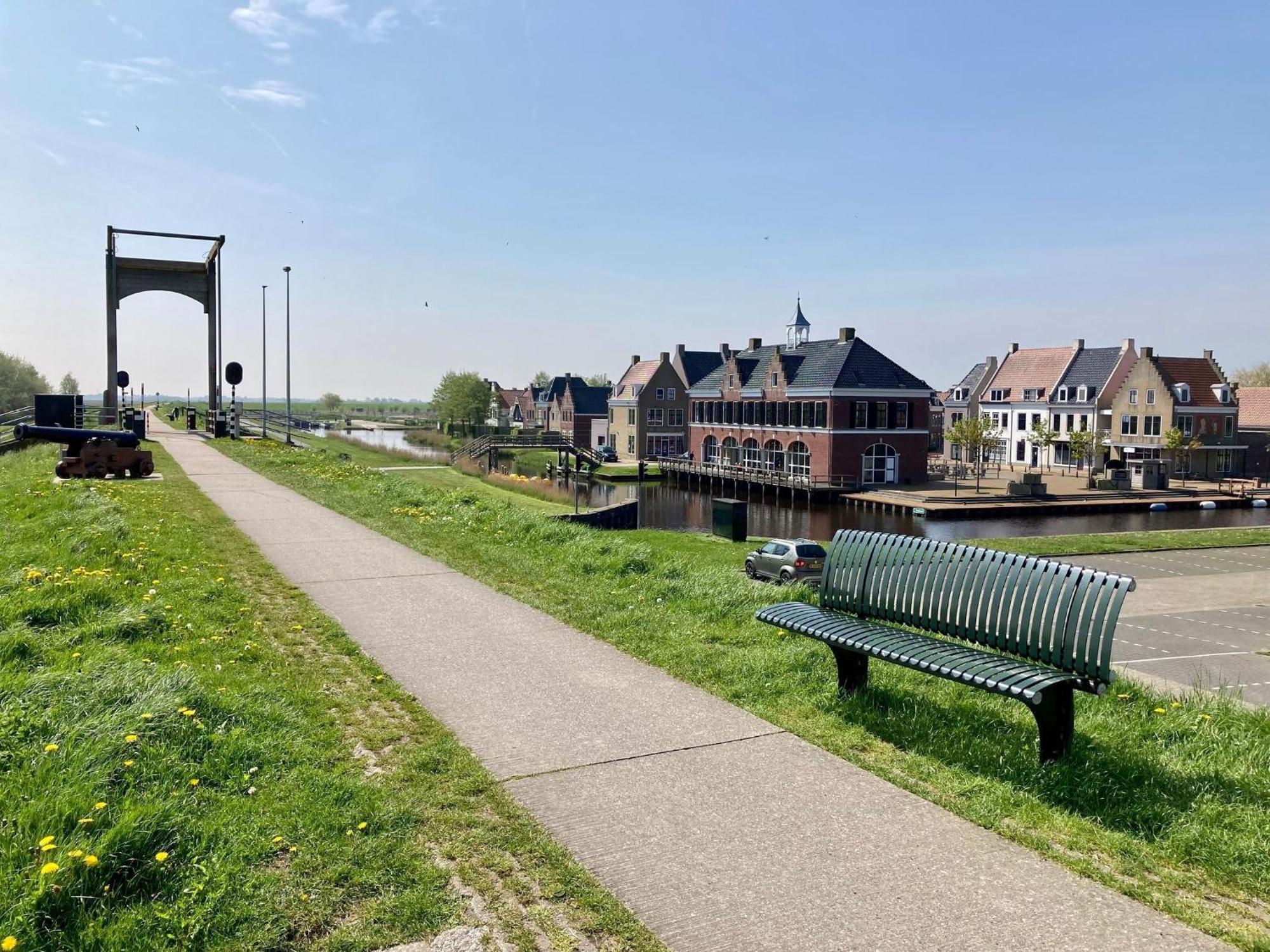 4 Pers Holiday Home Hilla With Winter Garden In Front Of The Dike Directly On The Lauwersmeer Anjum Luaran gambar